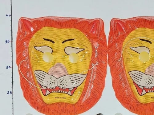 قناع وجه بلاستيك أسد