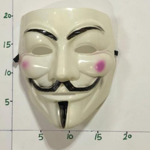 قناع مخيف أبيض