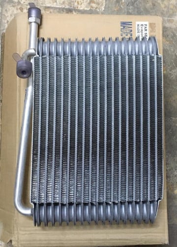 #11508C ثلاجة مكيف سوبربان جي ام 99-94  / EVAPORATOR COIL GM SUBURBAN 94-99