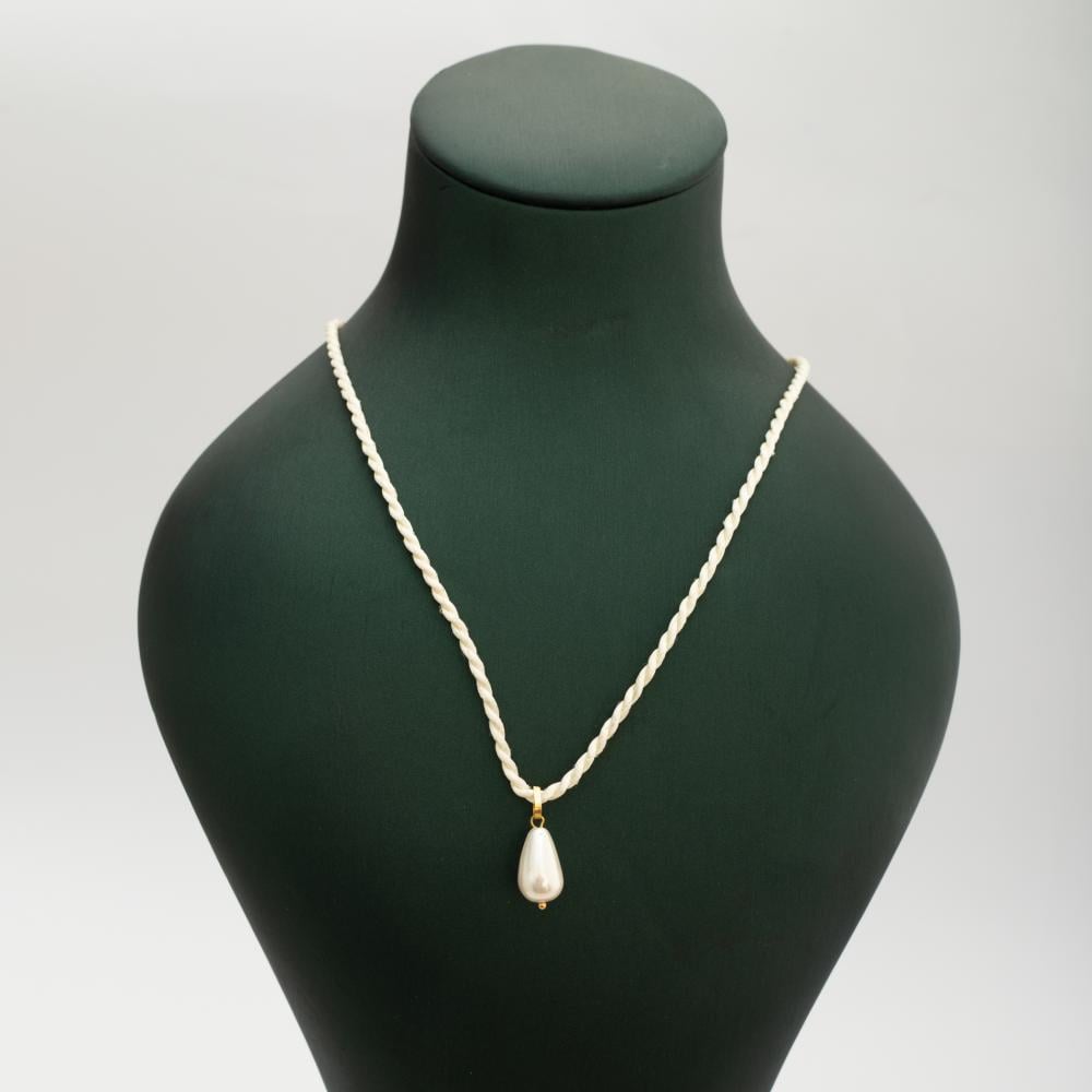 قلادة من ذهب