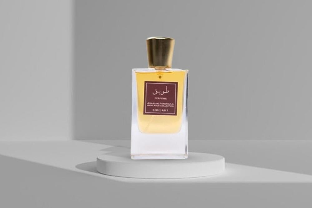 عبقٌ من الثقة .. أهمية العطور في بيئة العمل