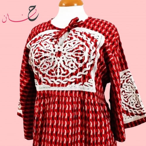 جلابيه ميدي نازله على واسع بنقش ريشات صغيره و تطري...
