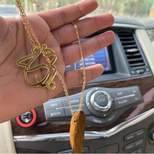 تعليقة كسرة العود للسيارة