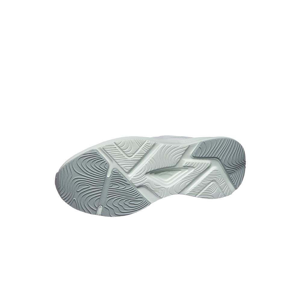 CROSS-TRAINING SHOES