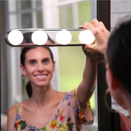 مصباح إضاءة LED مكون من 4 لمبات لمرآة الزينة أبيض...