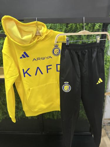 بلوفر نادي النصر الجديد مع بنطلون
