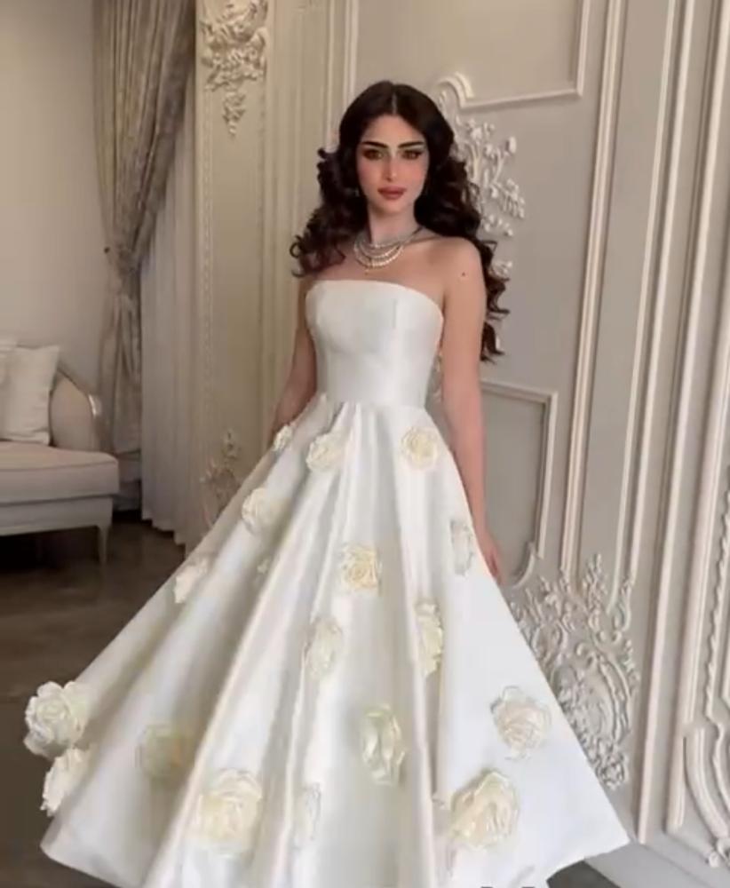 فستان سهره كلوش مزين بورود