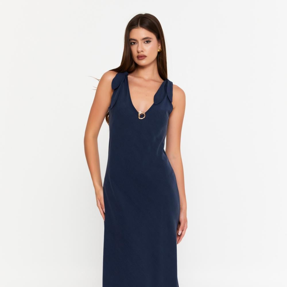 فستان كحلي أنيق بدون أكمام