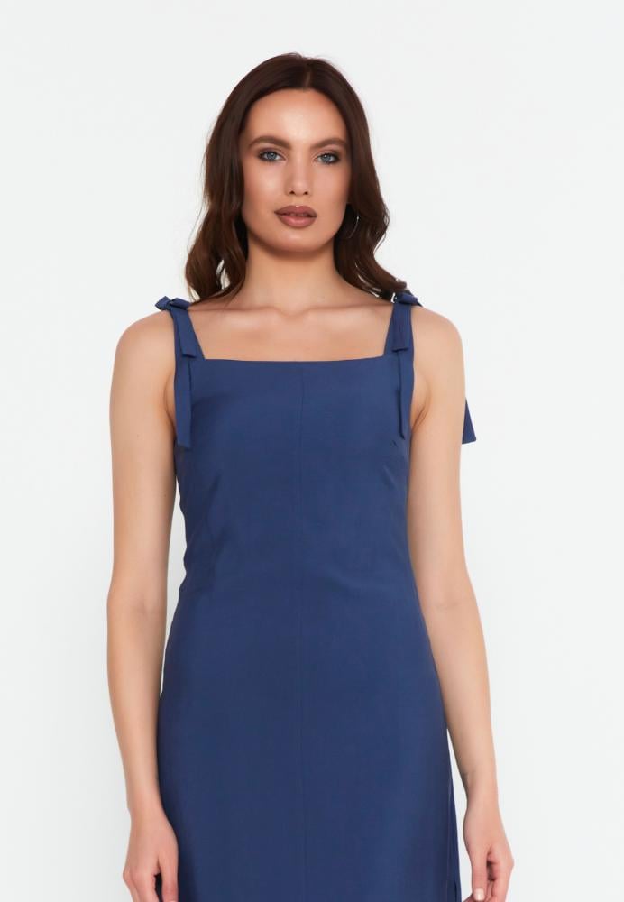 فستان أزرق بحمالات مع ربطات