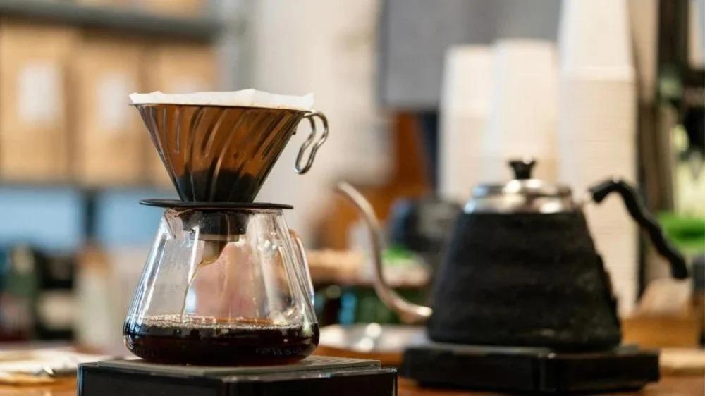 الدليل الكامل للقهوة المختصة |الأنواع – النكهات – التحميص –طرق التحضير