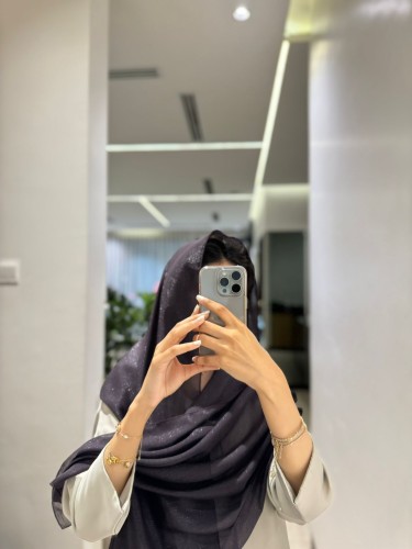 طرحة الشموخ سادة ..