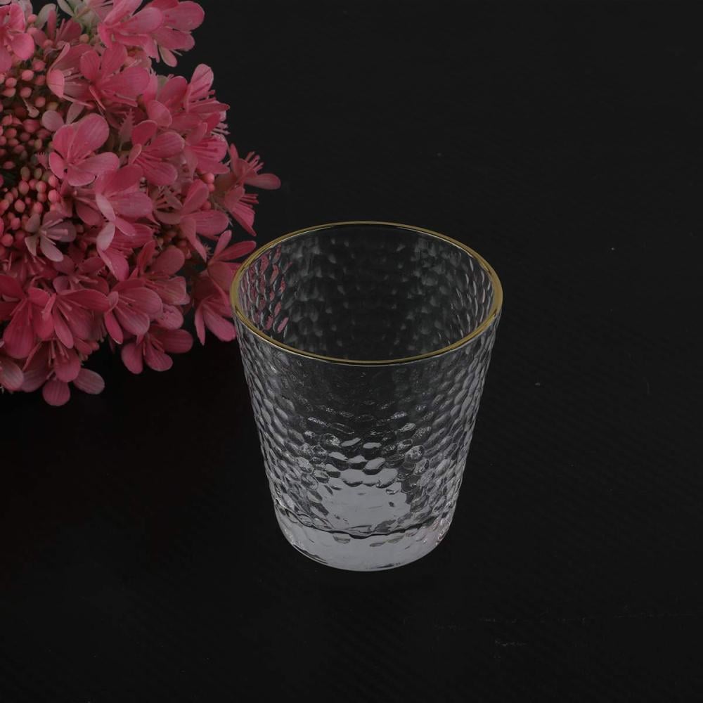 كوب زجاج شفاف مثلج