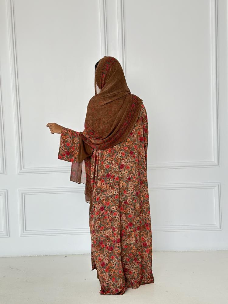 عباية لون بني كريب حرير , قصة العبايه ربع بشت