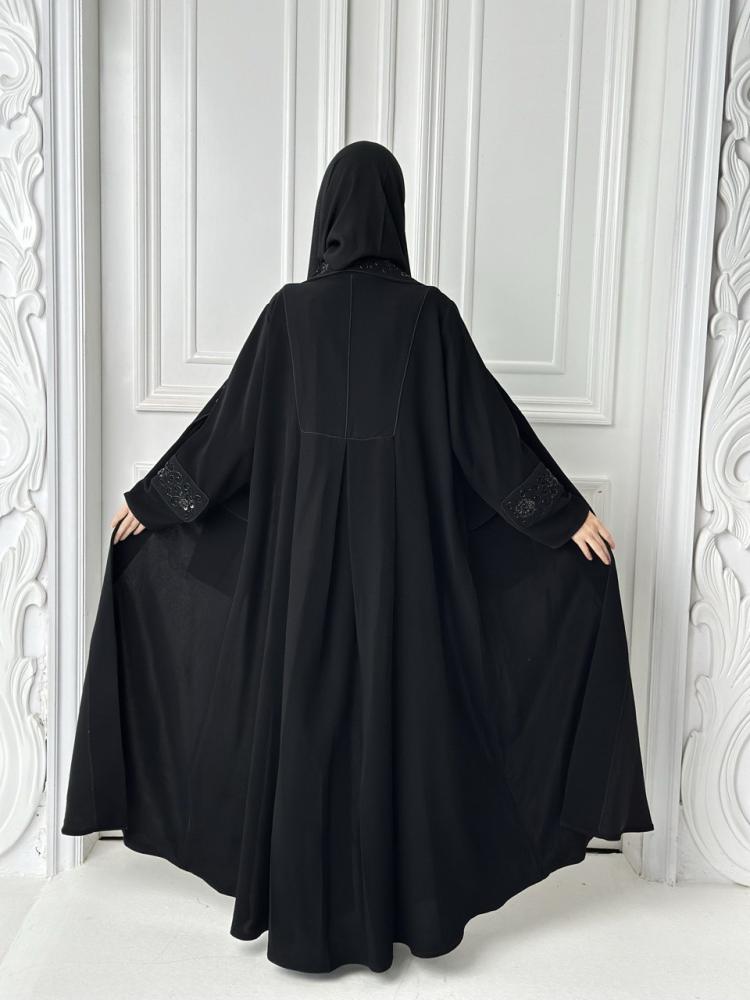 عباية سوداء سيراميك
