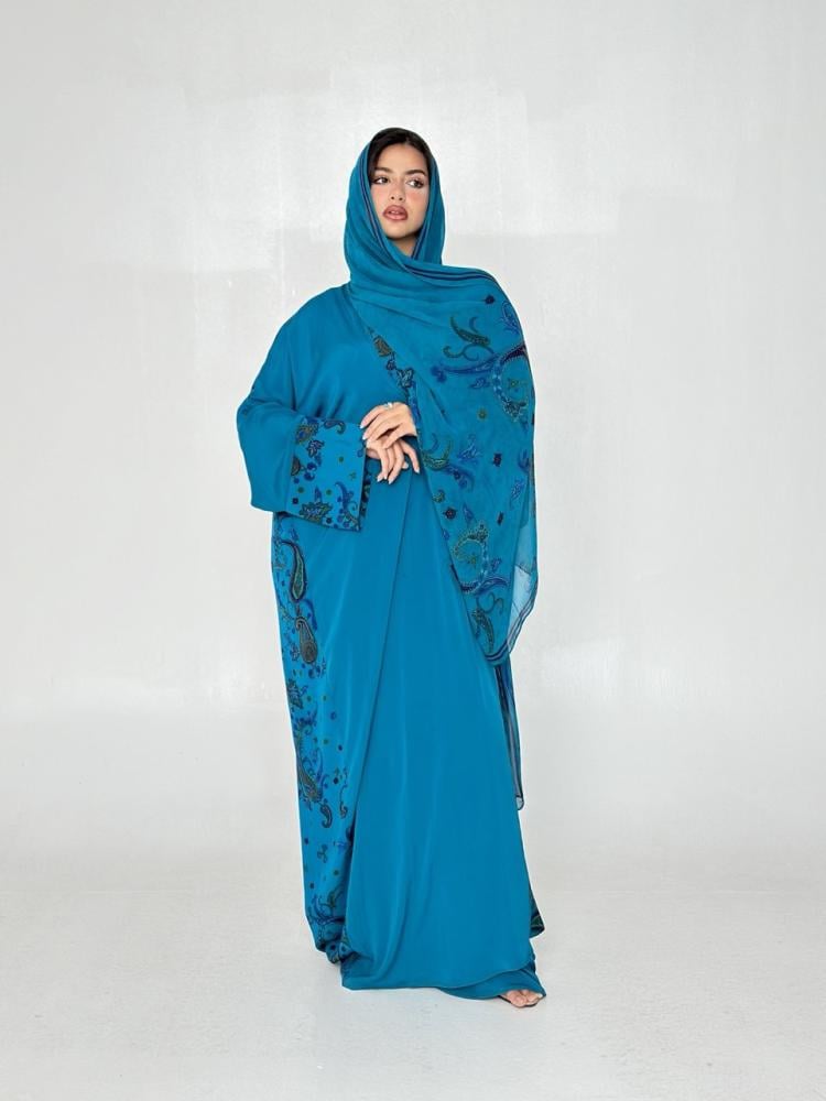 عبايات ملونة بشت حرير سماوي