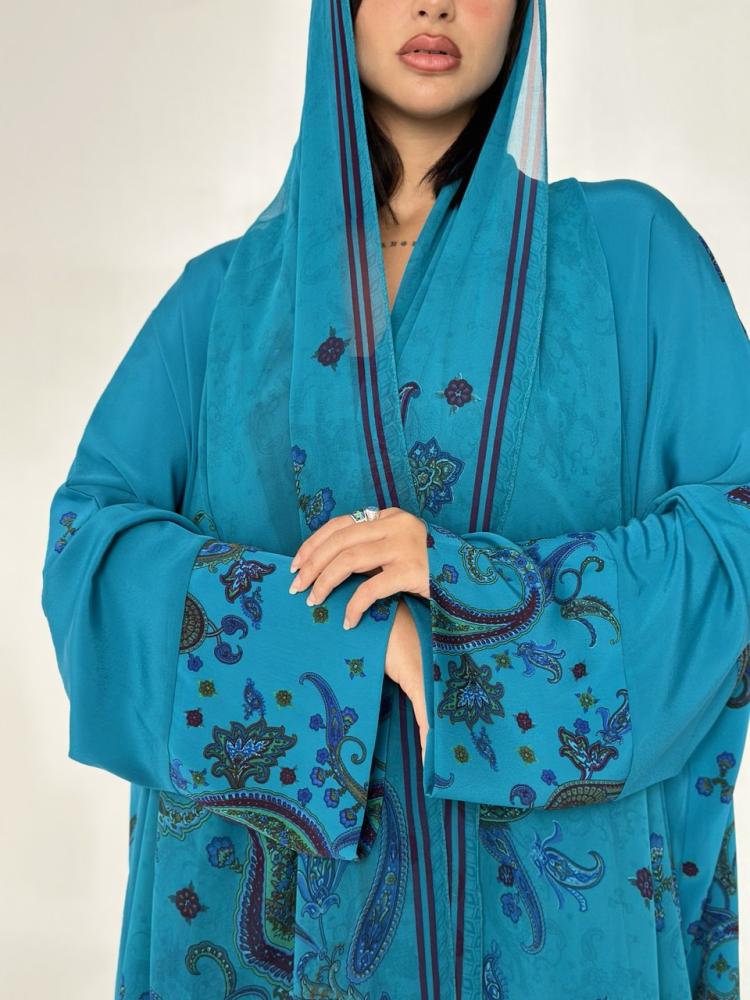 عبايات ملونة بشت حرير سماوي