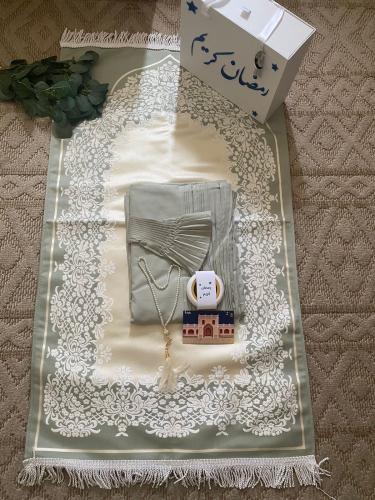 بوكس رمضان اطقم صلاة لون اخضر