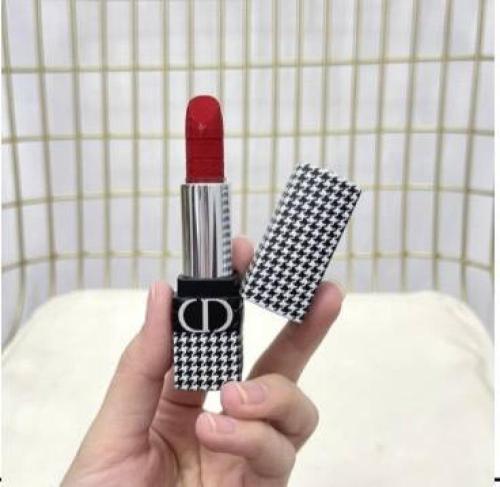 روج Dior درجة 999