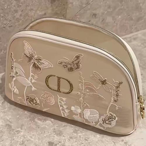 شنطة ميك اب Dior