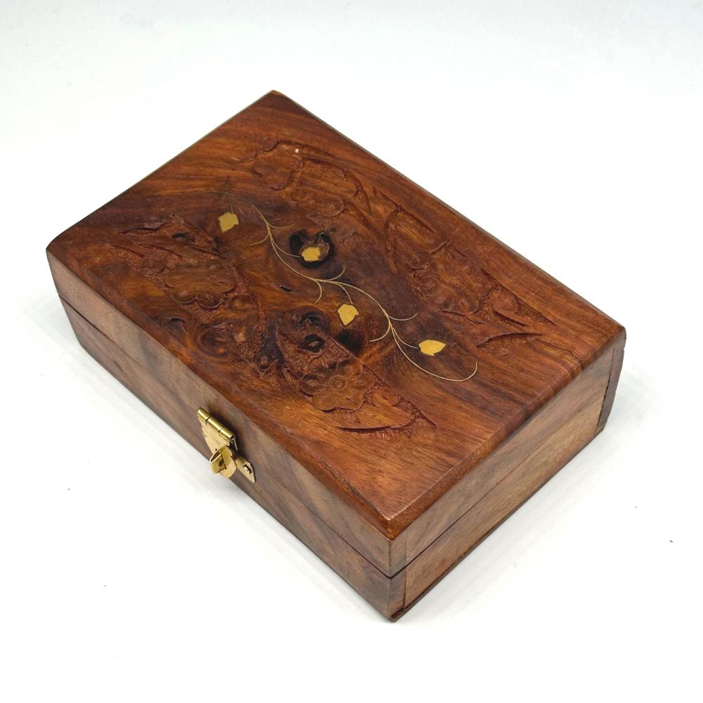 صندوق خشبي يدوي مطعّم نحاس