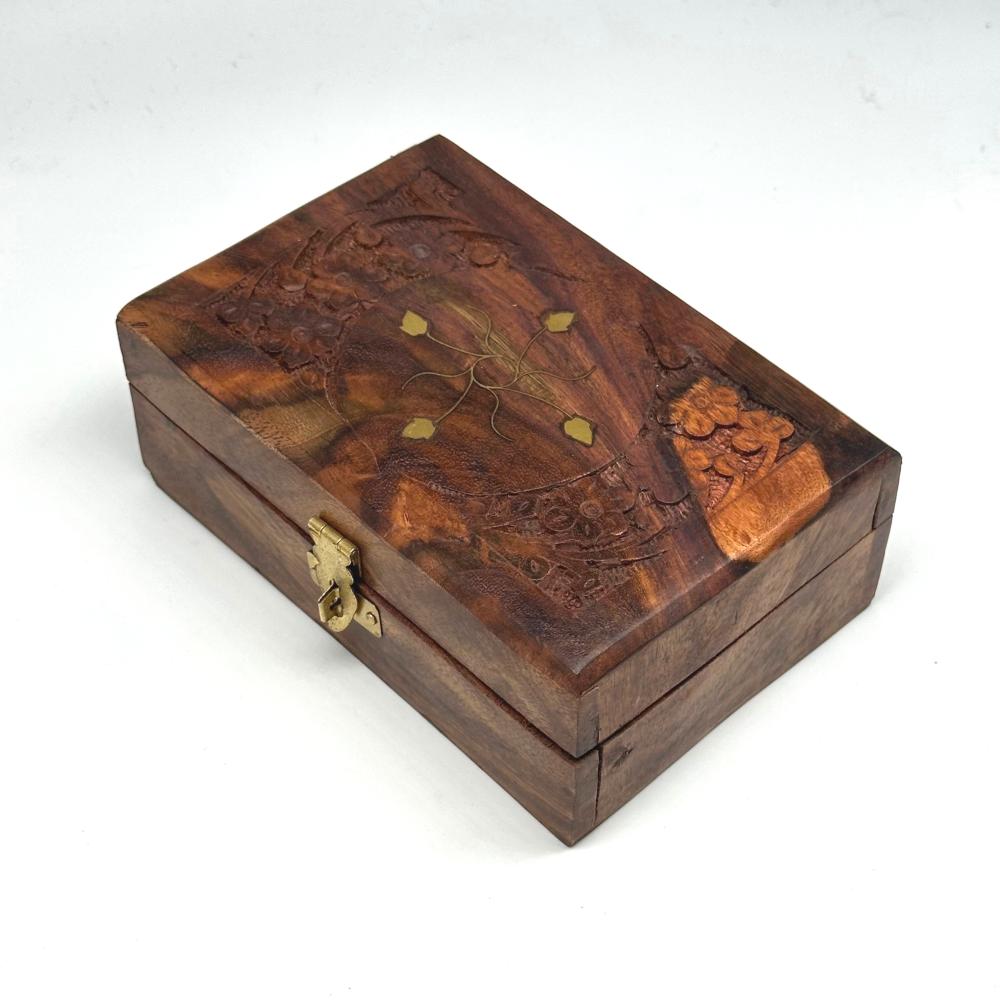 صندوق خشبي يدوي مطعّم نحاس