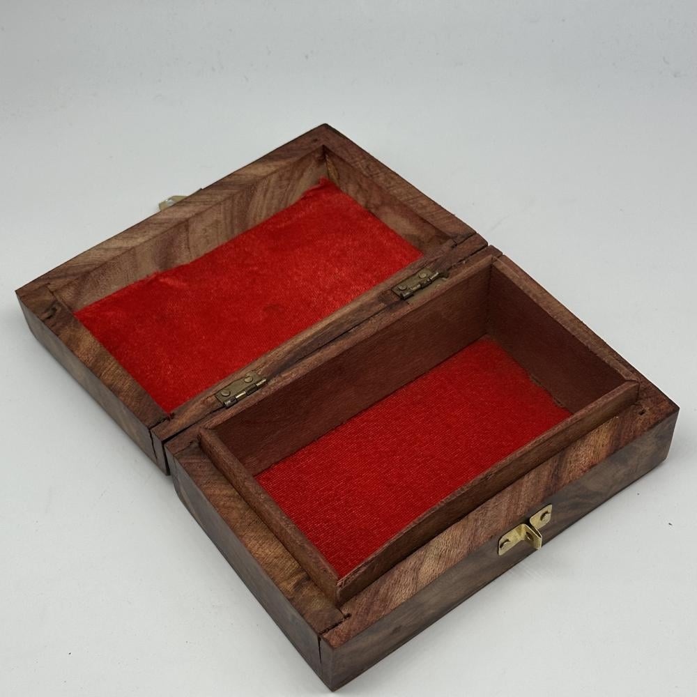 صندوق خشبي يدوي مطعّم نحاس