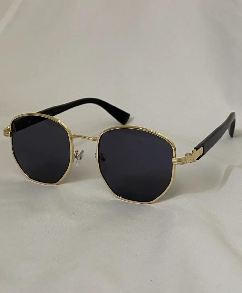 نضارة قوتشي بإطار اسود