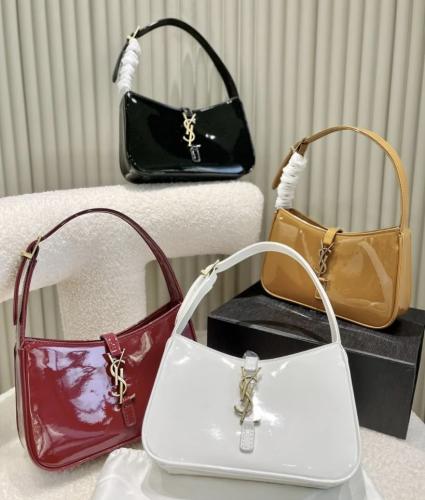 شنطة YSL .
