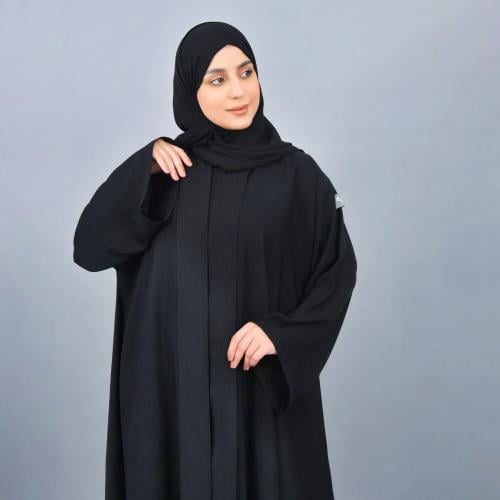 عباية كلوش مغلقة بطقطق بخطوط مقلمة
