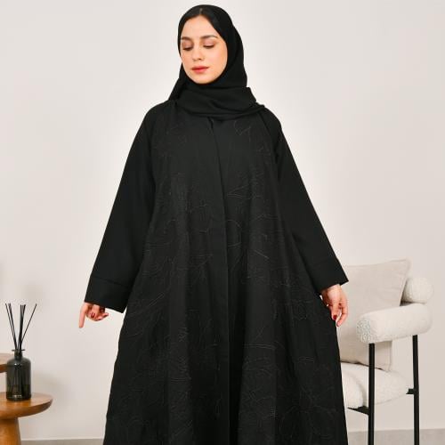 عباية لف دبل كلوش بتطريز اسود انيق على كامل العباي...