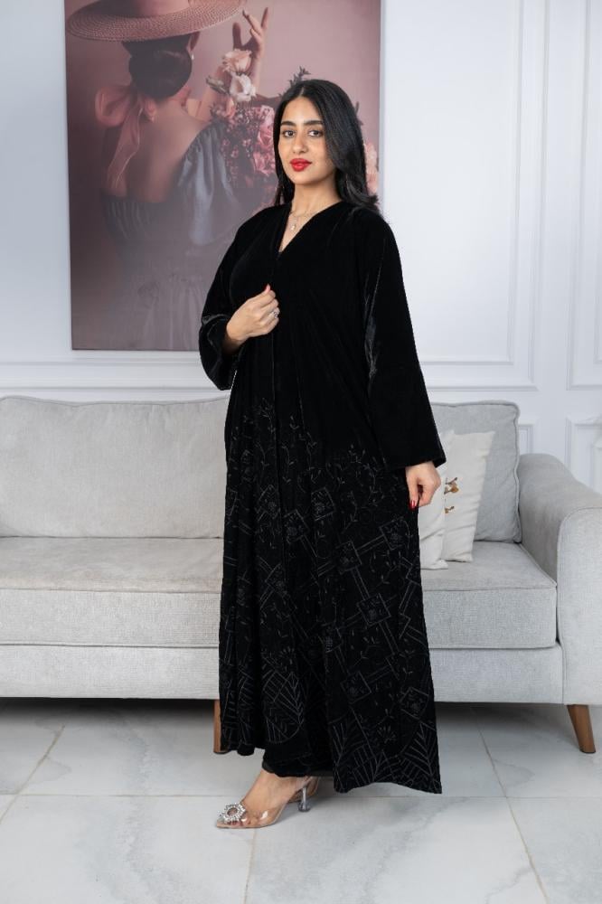 عباية مخمل شتوية مميزة