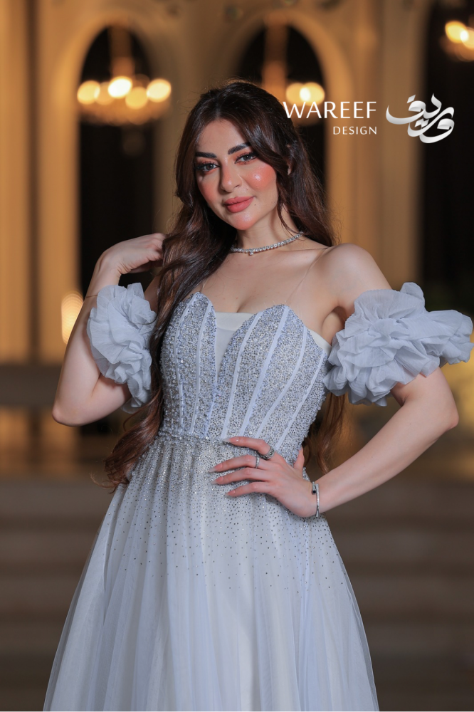 فستان سهرة سماوي ناعم أوف شولدر مع أكمام منفوشة مزخرفة