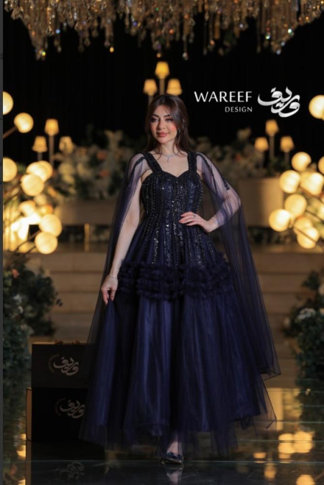 فساتين سهرة باللون الأزرق الملكي