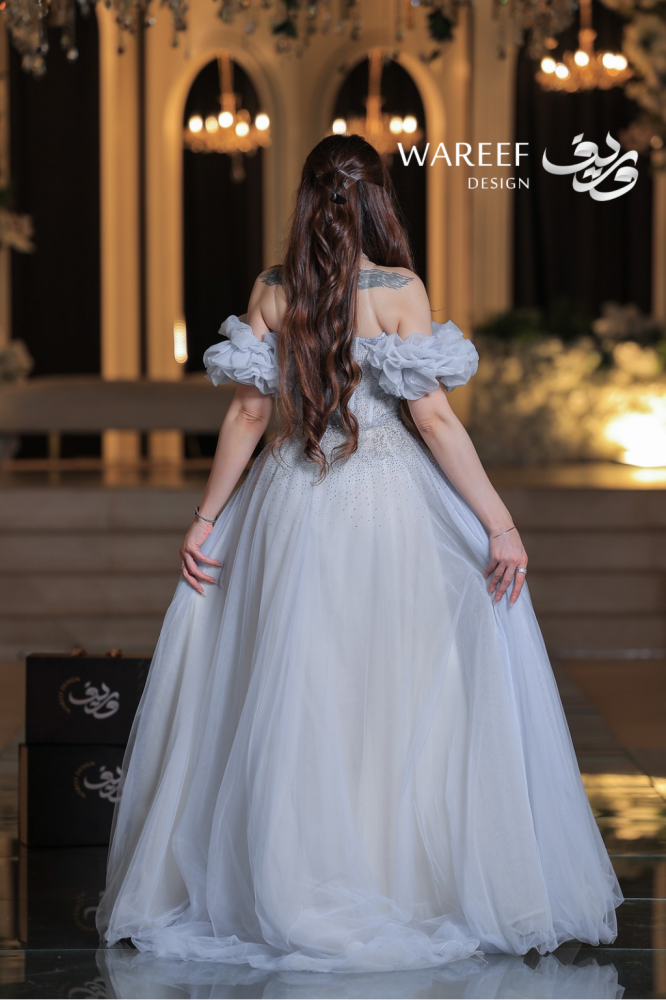 فستان سهرة سماوي ناعم أوف شولدر مع أكمام منفوشة مزخرفة