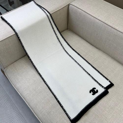 طقم سكارف شانيل المقاس 200*30 و ايس كاب