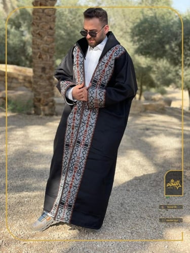 فروة رجالي شتوي بتطريز مميز