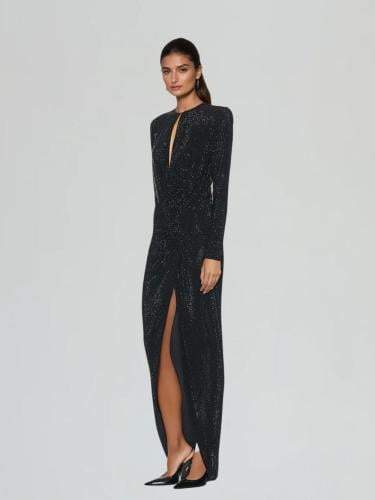 فستان سهرة مرصع بالكريستال