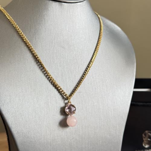 Rose quartz-zircon