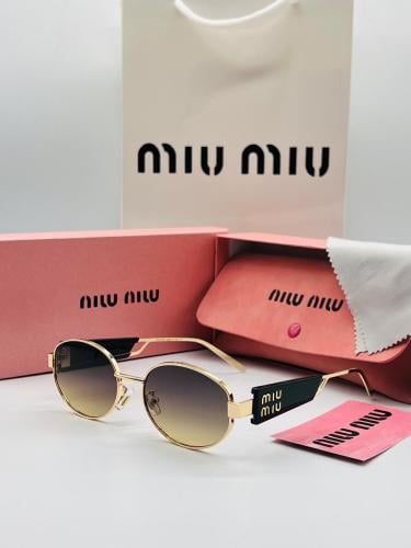 نظارة شمسية Miu Miu بيضاوية بإطار ذهبي مع الملحقات