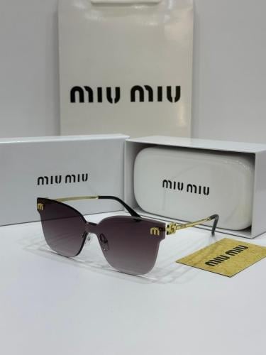 نظارات شمسية شكل عين القطه Miu Miu