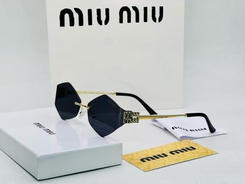 نظارات شمسية سداسية Miu Miu بإطار ذهبي