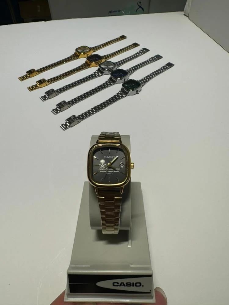 ساعة كاسيو للنساء سير ذهبي