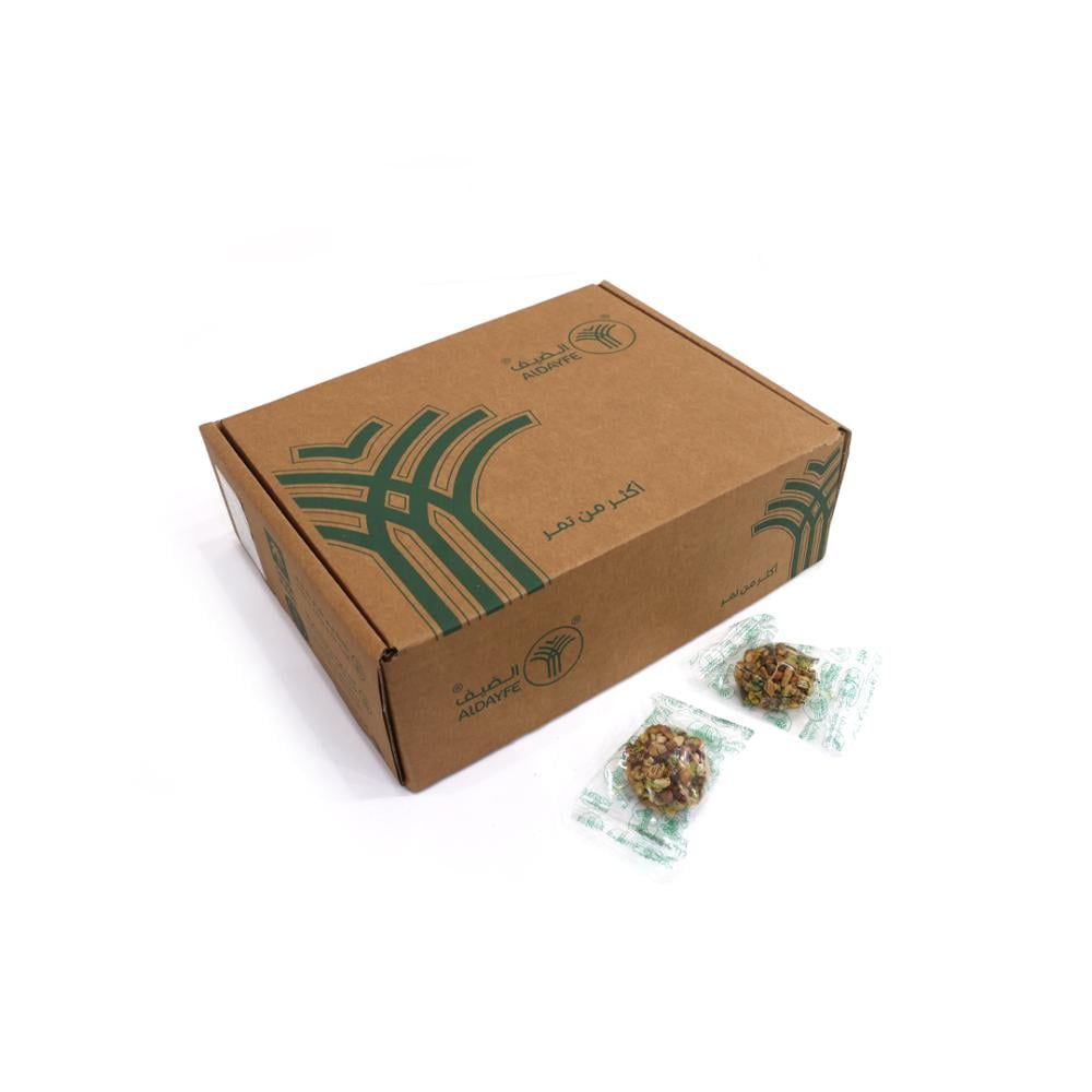 كرتون تمرية محشوة بالطحينة ومغطاه بالمكسرات 600 جرام