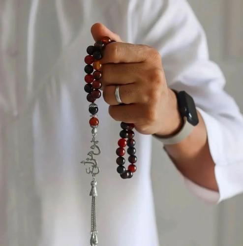 سبحة بالاسم فاخرة مصنوعة من حبات عقيق أحمر و أسود