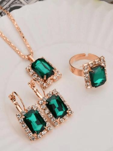 مجموعة اكسسوارات قيمة 4 قطع