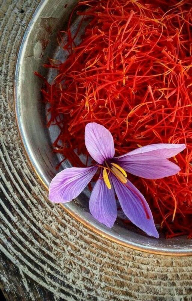 استخدامات الزعفران في الطبخ والعناية بالجسم: فوائد لا تعرفها