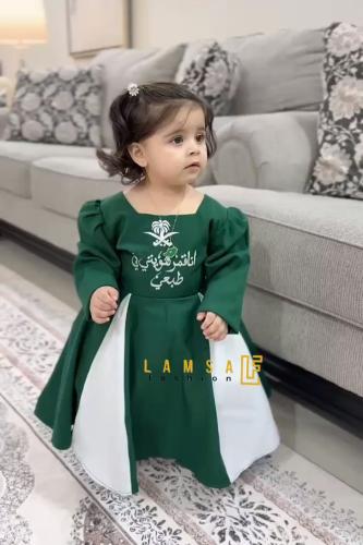 فستان بناتي أخضر ليوم الوطني 95 هويتي في طبعي