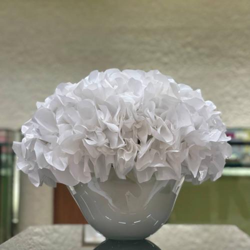 White glass chocolate pouch vase 252 - فازة شوكولا...