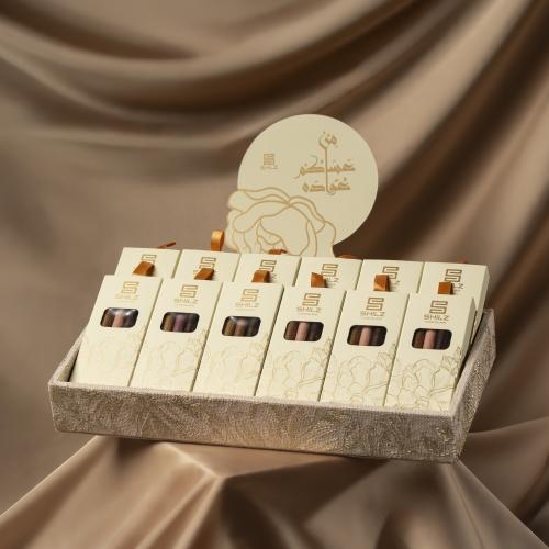 Big Tray With An Elegant Palm,Roses Tree Design For Presenting Chocolate Favors - صينية كبيرة تطريز نخل و ورود انيقة لتقديم توزيعات الشوكولاته بأسلوب جذاب ومميز وراقي