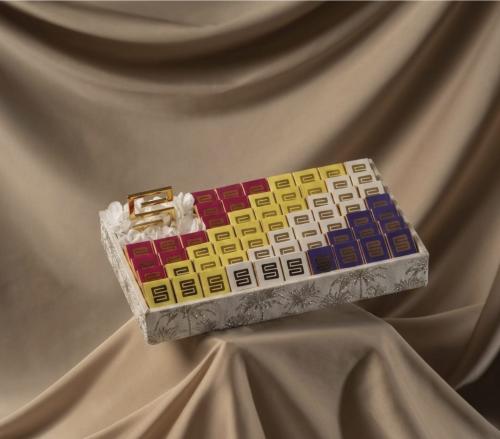 Large tray embroidered fabric chocolate wrappers with Shilz logo - صينية كبيرة قماش تطريز شوكولاته مغلفة مع لوقو شلز